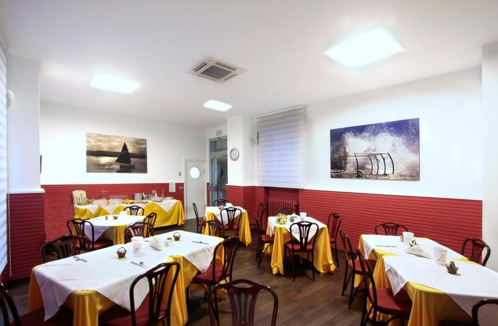 Hotel Centrale San Benedetto del Tronto Ngoại thất bức ảnh